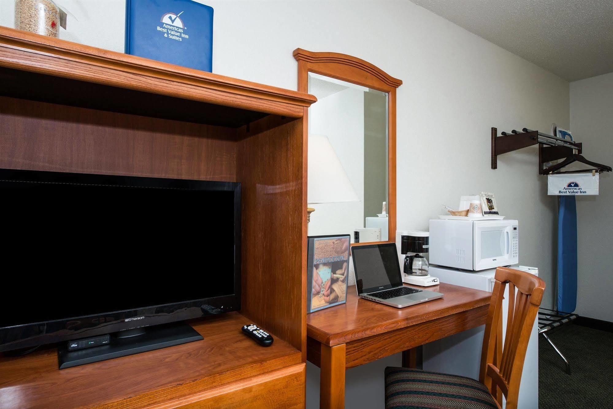 Americas Best Value Inn - Pendleton Kültér fotó